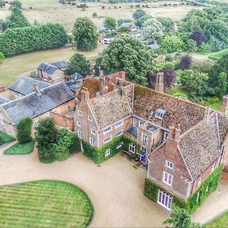 Hockwold Hall - Former Royal Residence Hockwold cum Wilton Экстерьер фото