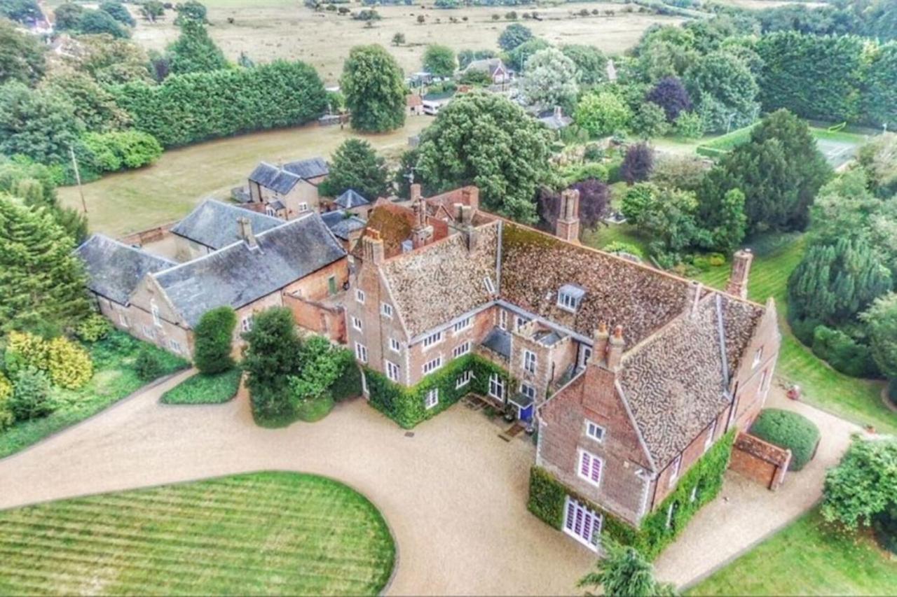 Hockwold Hall - Former Royal Residence Hockwold cum Wilton Экстерьер фото